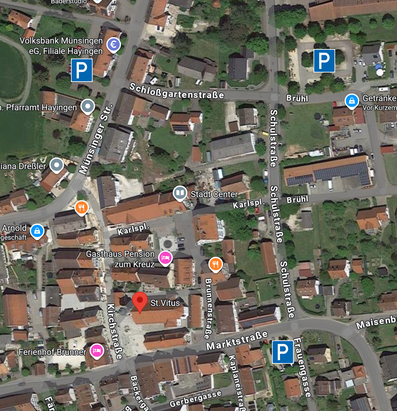 Parkplätze rund um die St. Vitus Kirche Hayingen